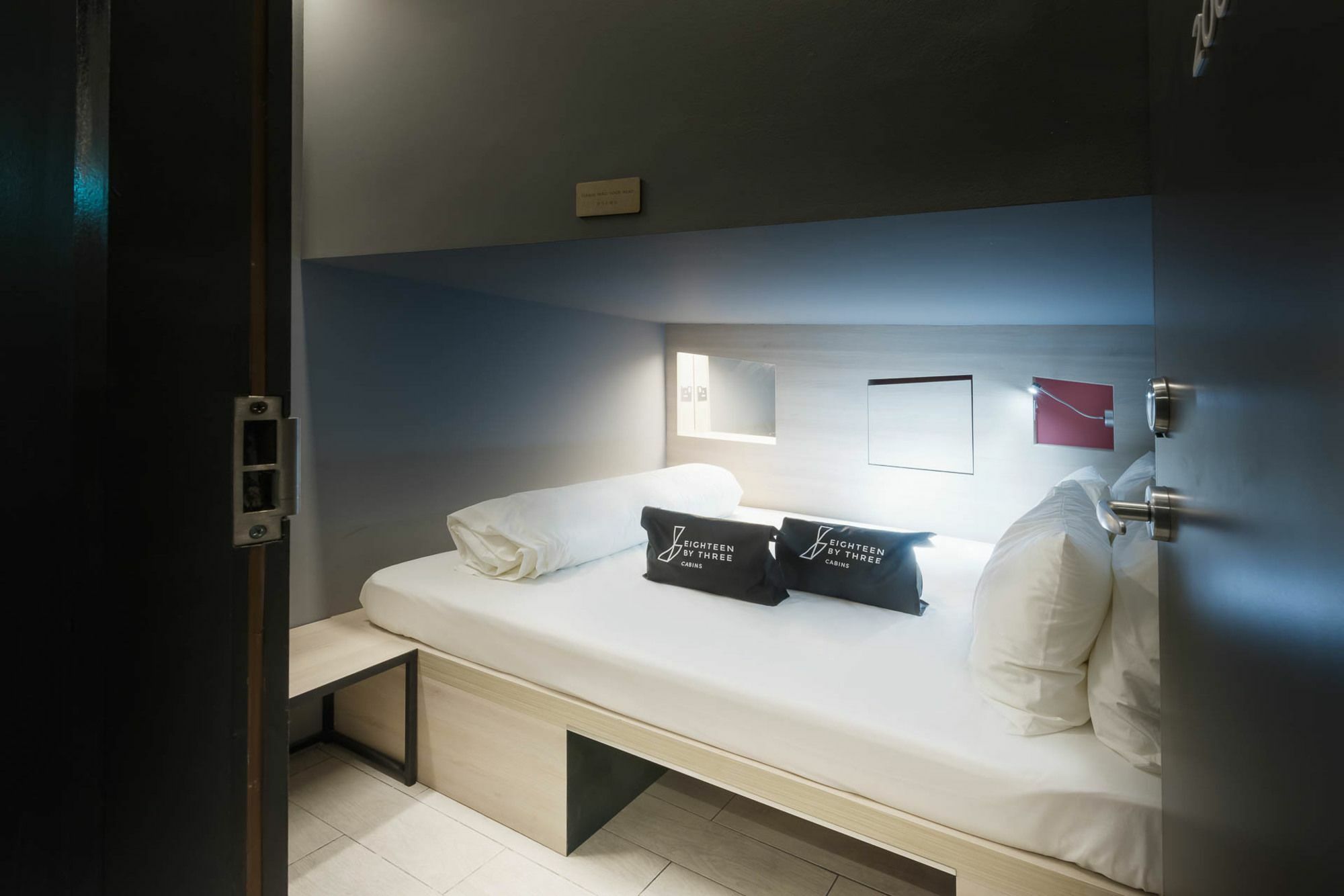 Eighteen By Three Cabins Singapore Exterior photo