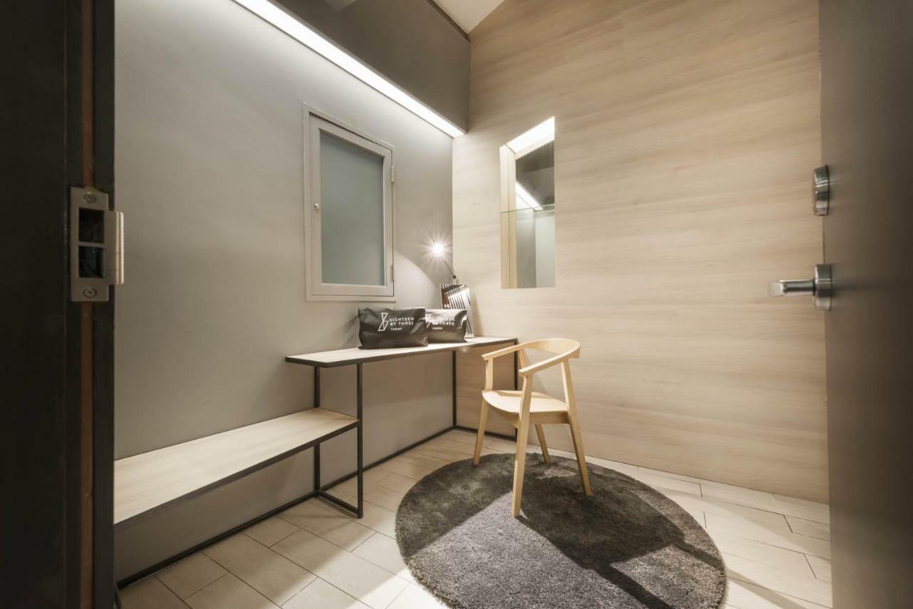 Eighteen By Three Cabins Singapore Exterior photo