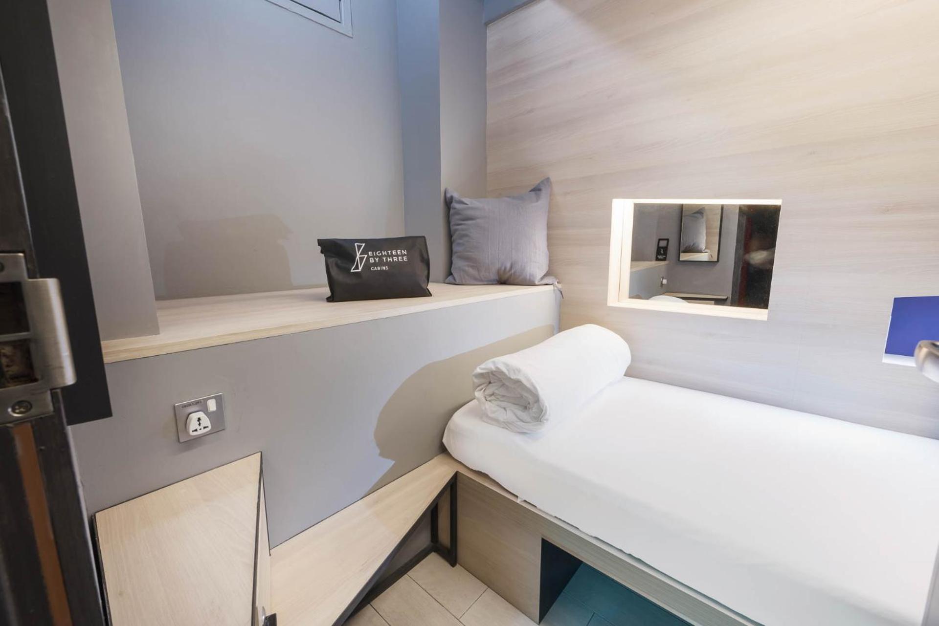 Eighteen By Three Cabins Singapore Exterior photo